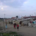 Καστοριά: Επίσκεψη του Βαγγέλη Διαμαντόπουλου στον καταυλισμό των Ρομά