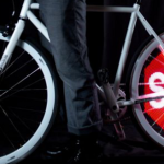 Ρόδες με οθόνες LED προστατεύουν τον ποδηλάτη από απρόσεκτους οδηγούς [εικόνες]