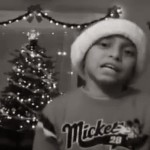 Η τραγική ιστορία πίσω από το βίντεο με το χριστουγεννιάτικο τραγούδι «Μamacita» που κάνει θραύση στο Youtube