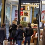 Καστοριά: Τι ώρα κλείνουν σήμερα παραμονή Χριστουγέννων τα καταστήματα