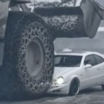 ΒΙΝΤΕΟ ΣΟΚ: Θυμωμένος εργαζόμενος καταστρέφει το αμάξι του αφεντικού του ”on air”!!!