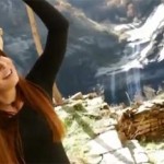 Μελίνα Ασλανίδου: “Ναι θα πω” στο Μοναστήρι της Τσούκας Καστοριάς (βίντεο)