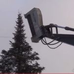 Τρομερό μηχάνημα σβήνει ολόκληρα δέντρα με ένα απλό άγγιγμα (Video)