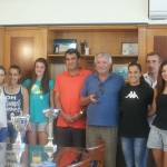 Επίσκεψη της ομάδας beach handball  του ΑΟΑ Καστοριάς στον Αντιπεριφερειάρχη Καστοριάς  Δημήτρη Σαββόπουλο