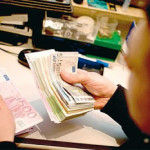 Υπάλληλος υπεξαίρεσε 60.000 ευρώ από υποκατάστημα τράπεζας στην Κοζάνη-Τα επέστρεψε μέχρι κεραίας…