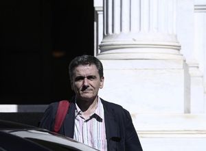 tsakalotos1.jpg