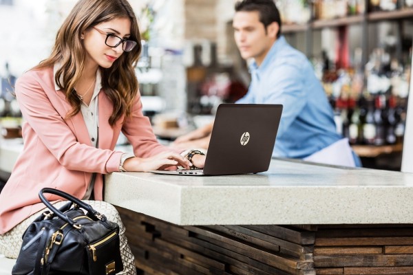 HP_Spectre_13_Ultrabook_lifestyle-600x400.jpg
