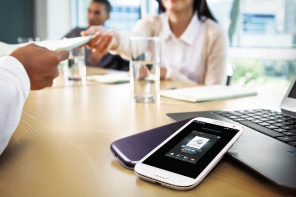 Samsung-GALAXY-S-III_S-Beam_Document-sharing-600x401.jpg