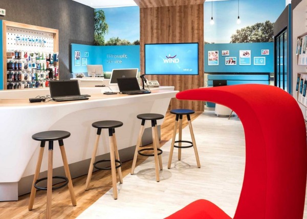 Samsung-Wind-Smart-Signage-2a-600x428.jpg
