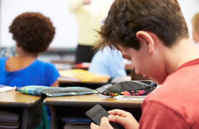cell_phones_in_class-e1424552664538.jpeg
