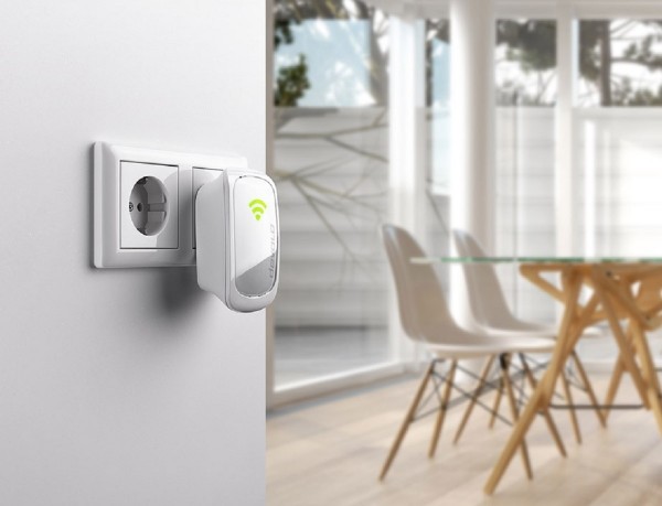 devolo-WiFi-Repeater-livingroom-xl-3217-600x459.jpg