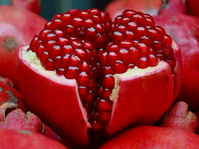 pomegranate-arils-food-fruit-nature-pomegranate-seeds-640x480.jpg