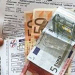 Χαράτσι έως 580 ευρώ φέρνει η μείωση του αφορολόγητου – Παραδείγματα