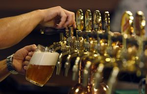 pouring-beer-.jpg