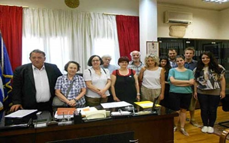 b9eca47d3d5e30f0d74193059336dc22_XL