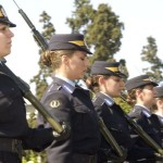 Θα πάνε τελικά οι γυναίκες στο στρατό; Νέες ενδοκυβερνητικές διαφωνίες