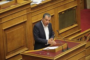 theodorakis-vouli.jpg
