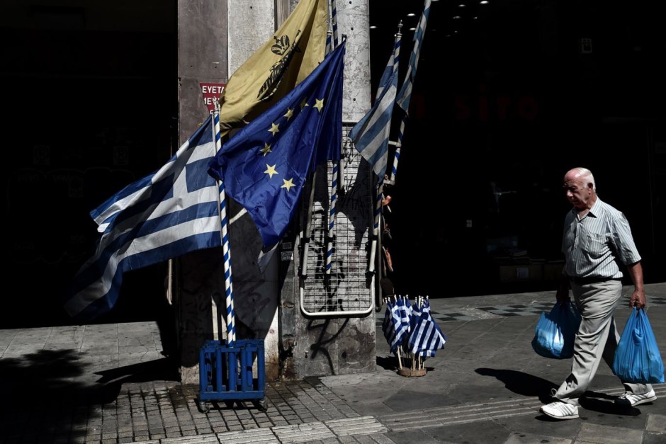 greece-european-union-flags-1-940x627