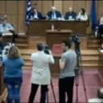 Τι ειπώθηκε εντός της αιθούσης μεταξύ Καρυπίδη – Ζεμπιλιάδου για το θέμα των δύο δωρεών της Τράπεζας Πειραιώς