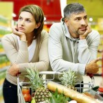 ΦΠΑ – Πόσο θα επιβαρυνθούν τα νοικοκυριά από ενδεχόμενη αύξηση