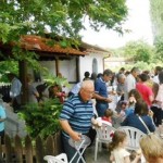 Αγίου Πνεύματος: Στο μικρό Εξωκκλήσι των Αμπελοκήπων Καστοριάς (φωτογραφίες)