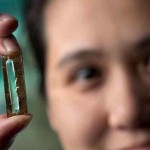 Φοιτήτρια του πανεπιστημίου UCI στην Καλιφόρνια ανακαλύπτει επαναφορτιζόμενη μπαταρία που διαρκεί για 400 χρόνια