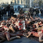 Διαδήλωσαν γυμνοί στη Βαρκελώνη κατά της γούνας