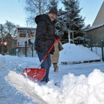 Καθάρισμα χιονού στα πεζοδρόμια και υποχρεωτικά χιονολάστιχα από Οκτώβριο ως Μάρτιο – Δείτε τι λέει ο Γερμανικός νόμος