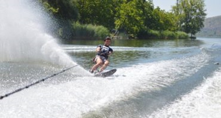 waterski-370x205