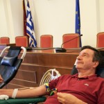 Ο Γ. Καμίνης πήγε εκτάκτως να δώσει αίμα… την ώρα που έκανε περιοδεία στην Καστοριά