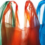 Ποιοι κέρδισαν από την “κατάργηση” της πλαστικής σακούλας