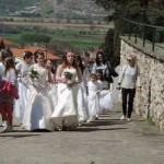ΛΑΖΑΡΙΝΕΣ – ΕΝΑ ΠΑΡΑΔΟΣΙΑΚΟ ΕΘΙΜΟ ΠΟΥ ΣΥΜΒΟΛΙΖΕΙ ΤΗΝ ΧΑΡΑ ΤΗΣ ΑΝΑΣΤΑΣΕΩΣ ΚΑΙ ΧΑΝΕΤΑΙ ΣΤΑ ΒΑΘΗ ΤΩΝ ΑΙΩΝΩΝ