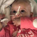 Η 8 μηνών Αρετή έχει διαγνωστεί με κακοήθη όγκο στο κεφάλι και χρειάζεται τη βοήθειά μας για να σωθεί