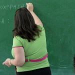 Το παράδοξο της ελληνικής παιδείας: ακριβή για τους γονείς, αλλά πάμπτωχη σε αποτελέσματα