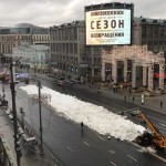 Στη Μόσχα βιώνουν τον πιο θερμό χειμώνα εδώ και 140 χρόνια – Φέρνουν τεχνητό χιόνι με φορτηγά