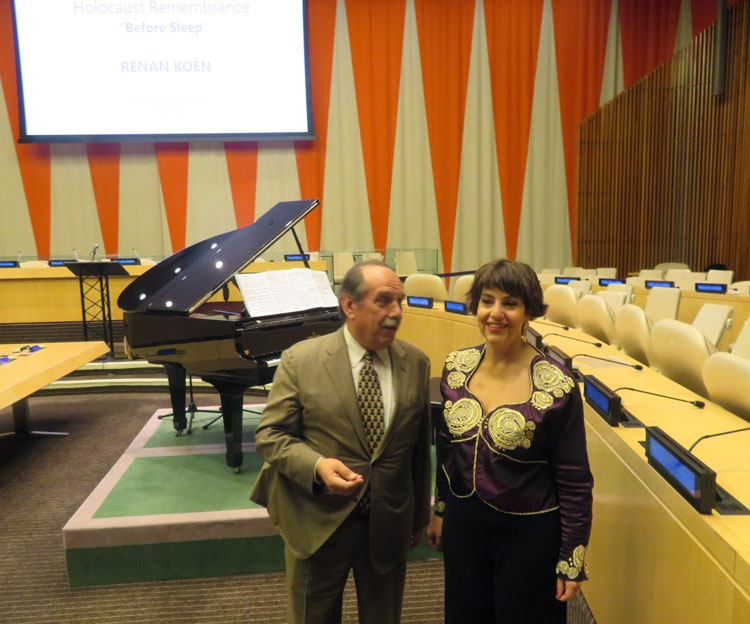 Η συνθέτης Ρενάν Κοεν καταγόμενη από την Καστοριά, διαμένει στην Κωνσταντινούπολη και ήρθε για το ρεσιταλ πιάνου που έδωσε από το Γιοχάνεσμπουρκ της Νοτίου Αφρικής