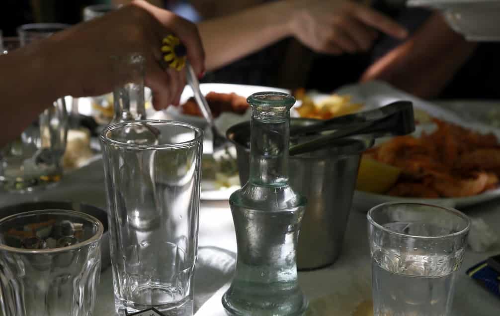 tsipouro-tsikoudia