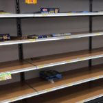Αγγλία: Χαμός με τα άδεια ράφια σε σούπερ μάρκετ και μαγαζιά