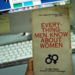 Υπάρχει ένα έξυπνο βιβλίο με τίτλο «Όλα όσα οι άνδρες ξέρουν για τις γυναίκες»…