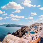 Moody’s: Η πτώση του τουρισμού θα συνεχιστεί και μετά το 2020 – Ευάλωτη η Ελλάδα