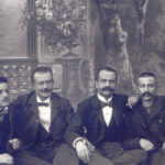 Σεπτέμβριος 1903: Στο φωτογραφείο του Λεωνίδα Παπάζογλου στο Ντολτσό