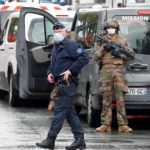 Παρίσι: Ενοπλος αποκεφάλισε δάσκαλο που είχε δείξει σκίτσα του Μωάμεθ