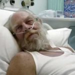 O Άγιος Βασίλης δίνει μάχη στο νοσοκομείο χτυπημένος από κορονοϊό (video)