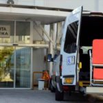 Καστοριά: Ταξί μεταφέρει δωρεάν άτομα με κινητικά προβλήματα για να εμβολιαστούν