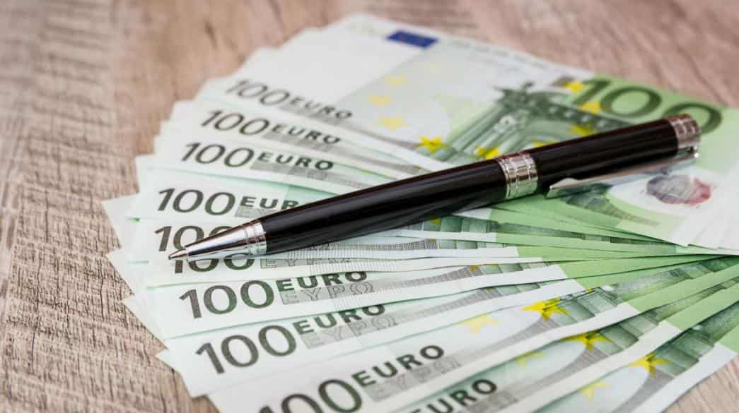 businessdaily-cash-money-euro_0