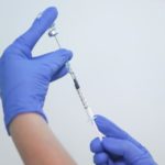 «Φουλάρουν» οι εμβολιασμοί μετά τον Δεκαπενταύγουστο – Ποιοι θα κάνουν τρίτη δόση