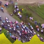 “Ντόμινο” στο Tour de France: Πώς πάνω από 20 ποδηλάτες έπεσαν λόγω… ενός θεατή