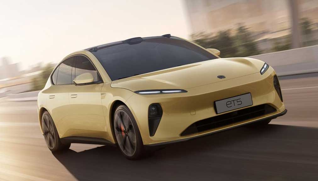 2023-Nio-ET5-Electric-Sedan-3