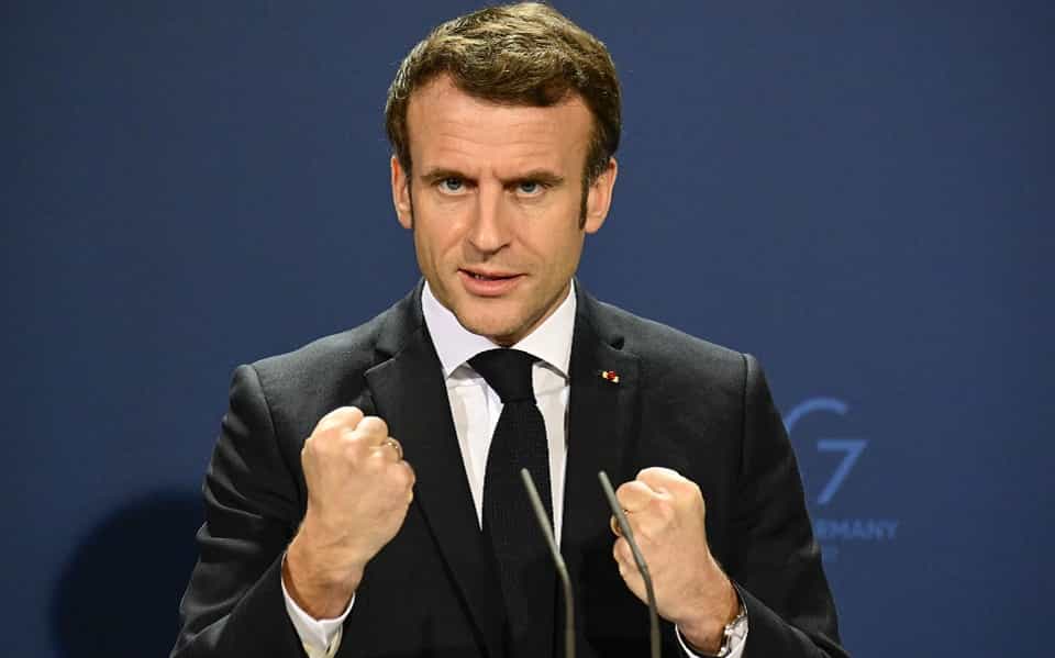 Macron_G7_AP