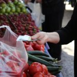 Ακρίβεια: Μείωση του πληθωρισμού με τις τιμές στα τρόφιμα στα ύψη